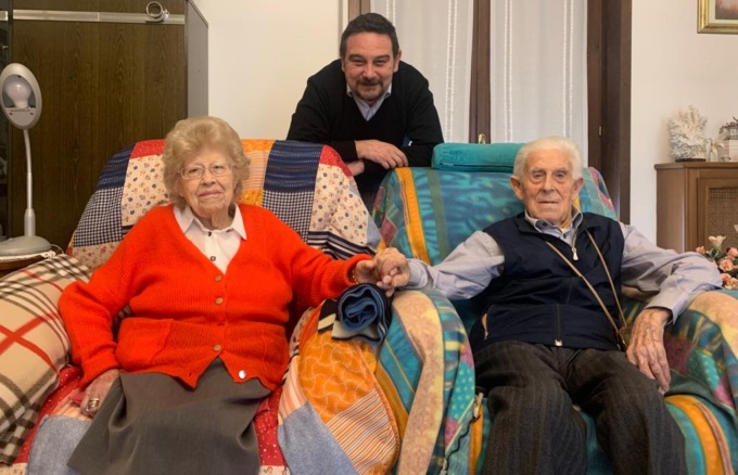 I novaresi Armando e Maria festeggiano 75 anni di matrimonio