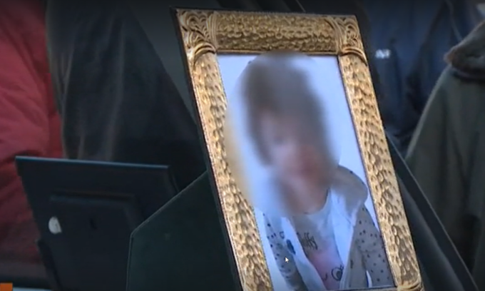 Uccisione Fatima, la mamma: “La mia bimba lanciata giù dal balcone”