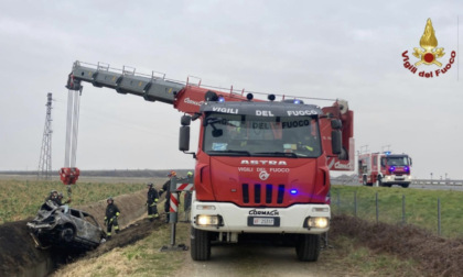 Terribile incidente sulla A26: uomo muore carbonizzato