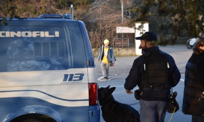 Studente di Novara portato in Questura per accertamenti: aveva droga e un tirapugni