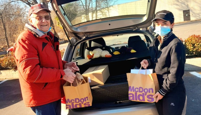 Nel novarese McDonald’s e Fondazione Ronald McDonald donano 160 pasti caldi a settimana