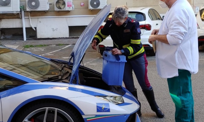 Una Lamborghini della Polizia da L’Aquila fino a Torino per un trapianto di rene