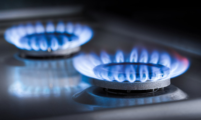 Da 500 euro a 2300 euro per 2 mesi di gas: Federconsumatori interviene sulle bollette impazzite