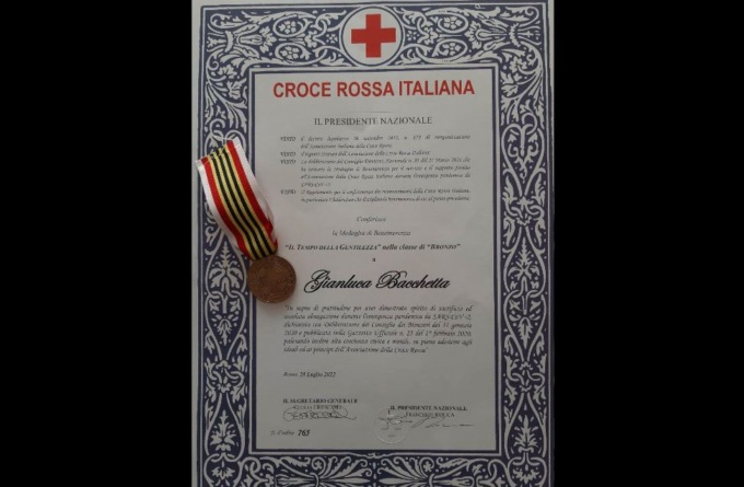 Divignano ex sindaco Bacchetta premiato dalla Cri