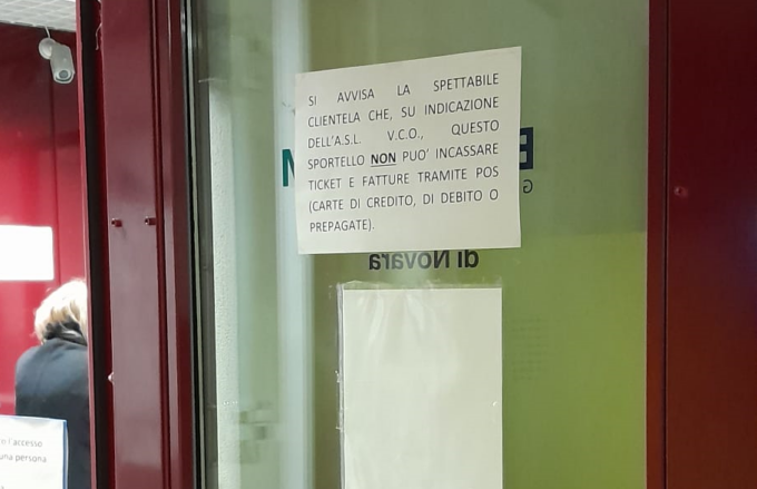 Ospedale Verbania salto nella preistoria: non si può pagare con Pos