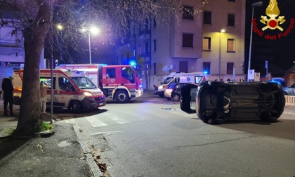 Auto ribaltata in via delle Rosette a Novara