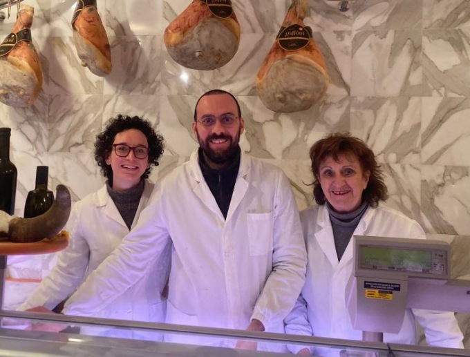 Chiude i battenti la storica macelleria di piazza Duomo