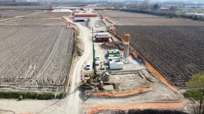Traffico illecito di rifiuti: sequestrata la tangenziale di Novara – IL VIDEO DELL’OPERAZIONE