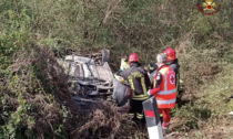 Gozzano auto ribaltata e conducente estratto da pompieri e 118