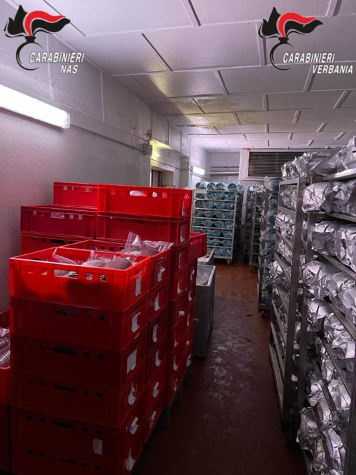 Alimenti scaduti da cinque anni: denunciato un novarese