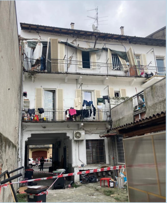Fuga di gas: le foto della palazzina esplosa a Novara
