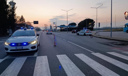 Folle corsa per le vie del centro: ventunenne arrestato a Trecate