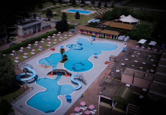 Piscina comunale di Trecate: pubblicato il bando per la gestione dell’impianto