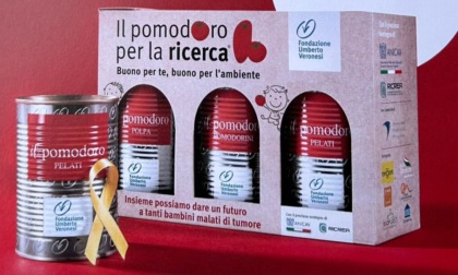 Studenti Upo in piazza con i pomodori per la ricerca