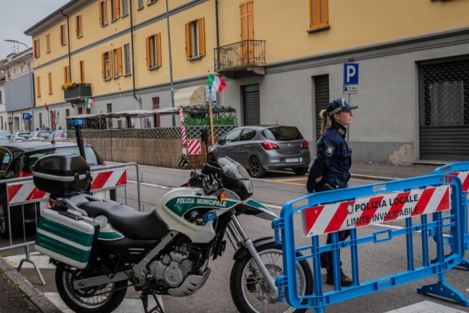 Trecate danneggia il canestro dell’oratorio: denunciato 26enne