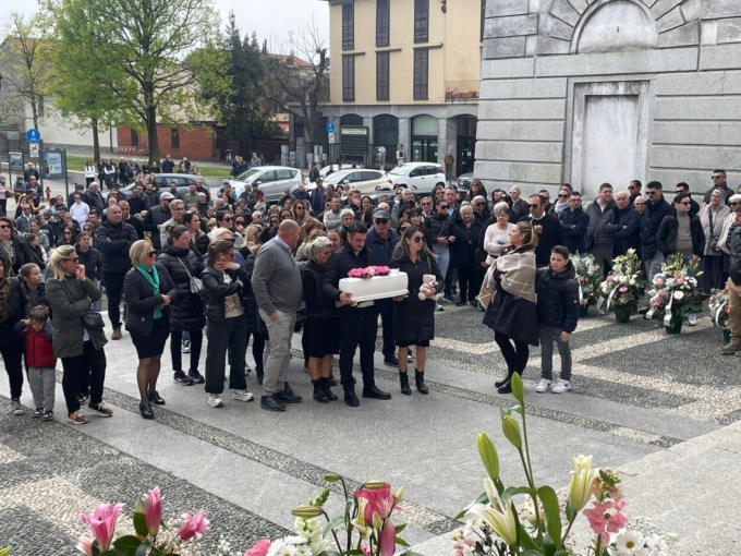 Lacrime per la piccola India: aveva solo 2 mesi