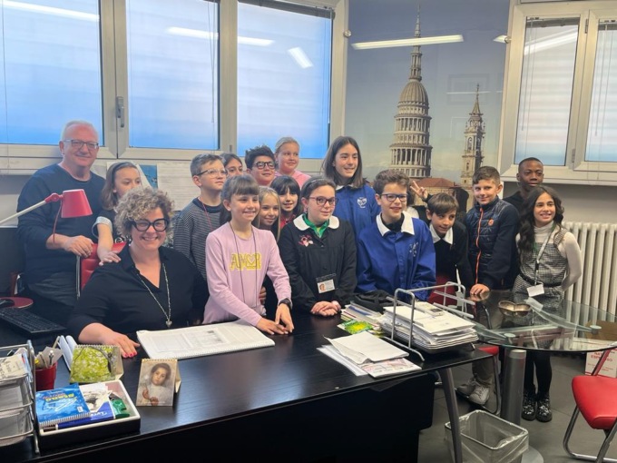 Consiglio comunale dei bambini: seduta dedicata alla “segnaletica gentile” e visita al Corriere di Novara