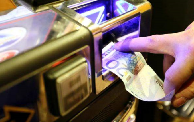 “Perdere tutto non è un bel gioco”: campagna contro il gioco d’azzardo