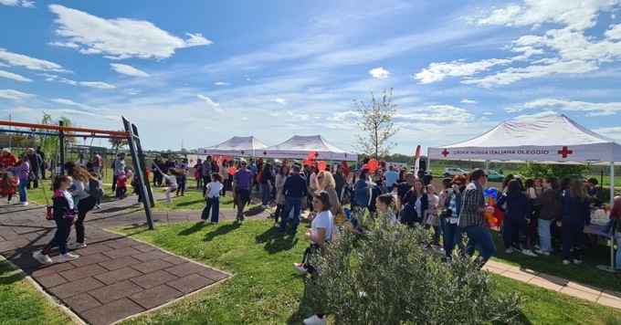 Oleggio ha inaugurato il “bosco della memoria” per Crystal e le altre vittime del ponte Morandi
