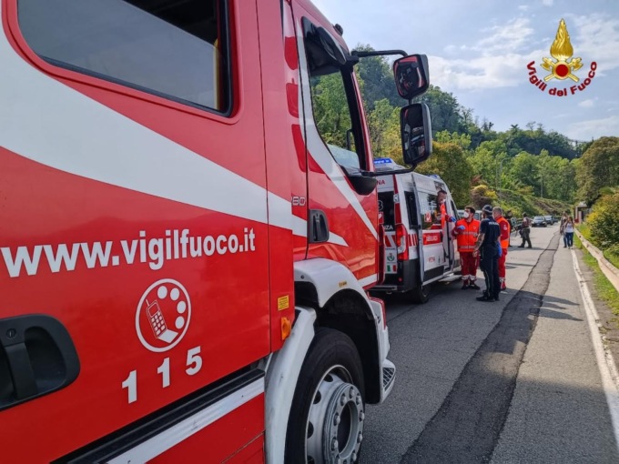 Arona incidente in via Verbano: scontro auto moto