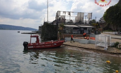 Natante alla deriva ad Arona: recuperato dai vigili del fuoco