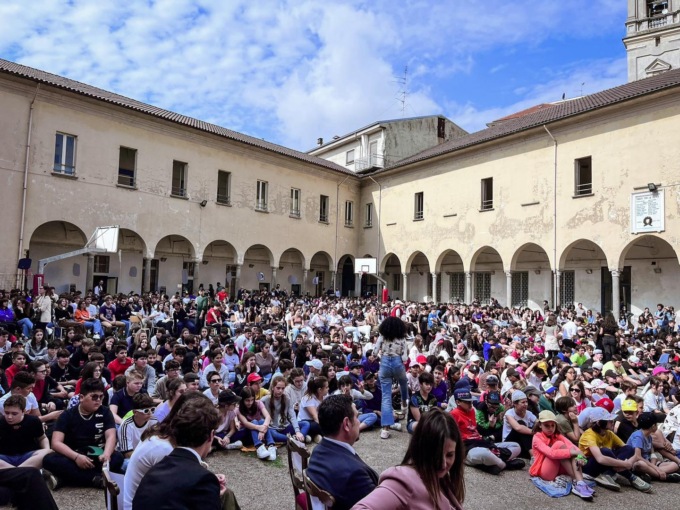 Un murales dedicato a David Sassoli al Convitto Carlo Alberto