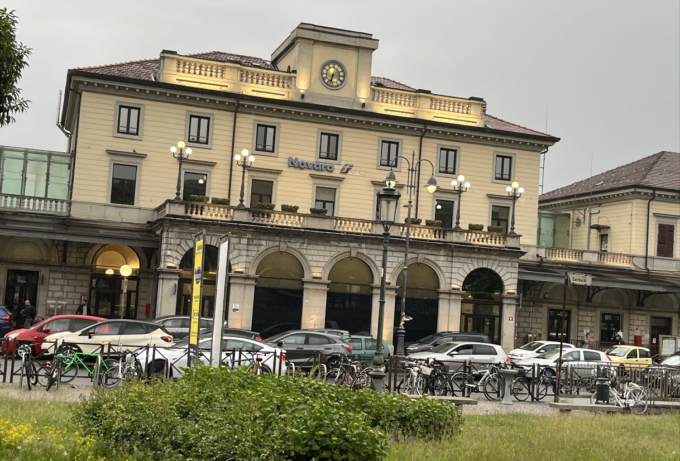 Controlli nelle stazioni di Novara e Carpignano: 9 i denunciati