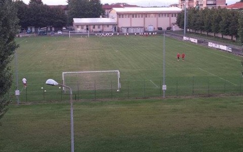 Arbitro aggredito a Trecate: sanzioni ridotte dopo il ricorso della società