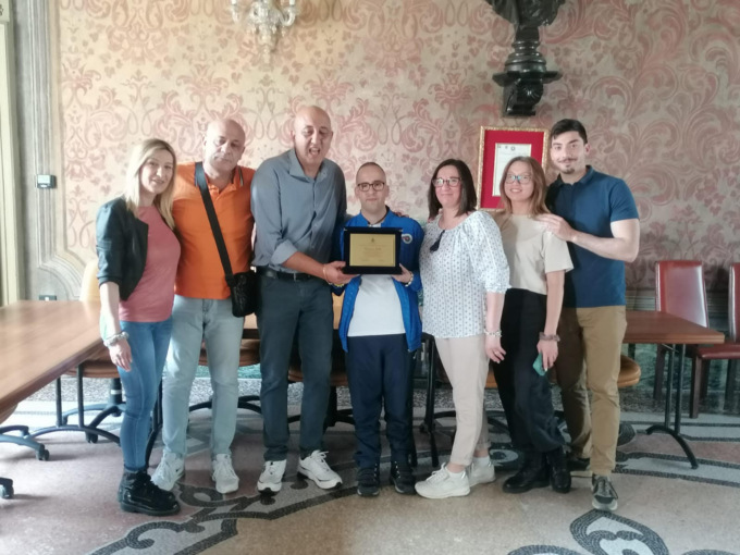 Trecate ha premiato il suo campione paralimpico