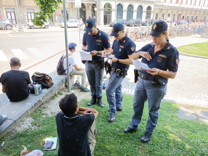 Novara 127 persone e 4 bar controllati dalla Polizia