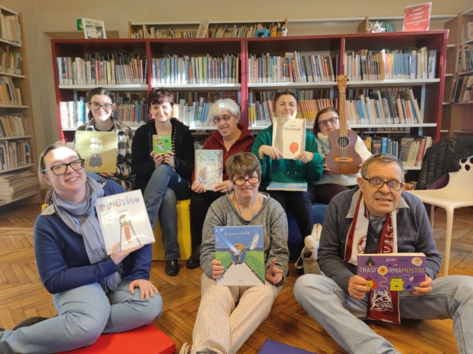 “Leggiamo una volta al mese gli albi in biblioteca” con Anffas e Fondazione Achille Marazza