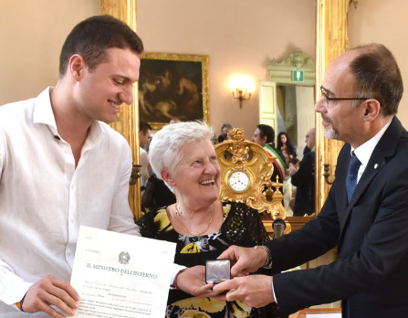 Salvò una donna che stava annegando: per lui la medaglia al valore civile