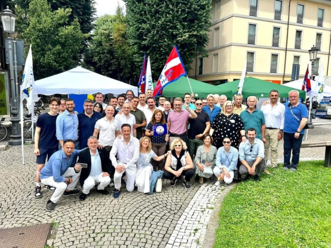 Pd: “Questa mattina a Novara la maxi pagliacciata leghista”