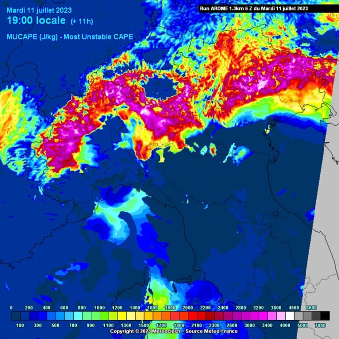 Attenzioni questa sera forti temporali e possibili nubifragi