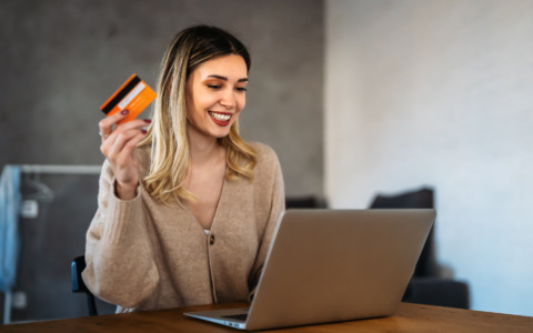 Shopping intelligente: come trasformare la moda online in risparmio concreto