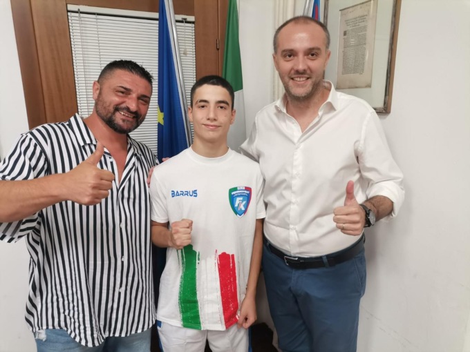Giovanissimo trecatese si prepara per i campionati mondiali di “arti marziali miste”