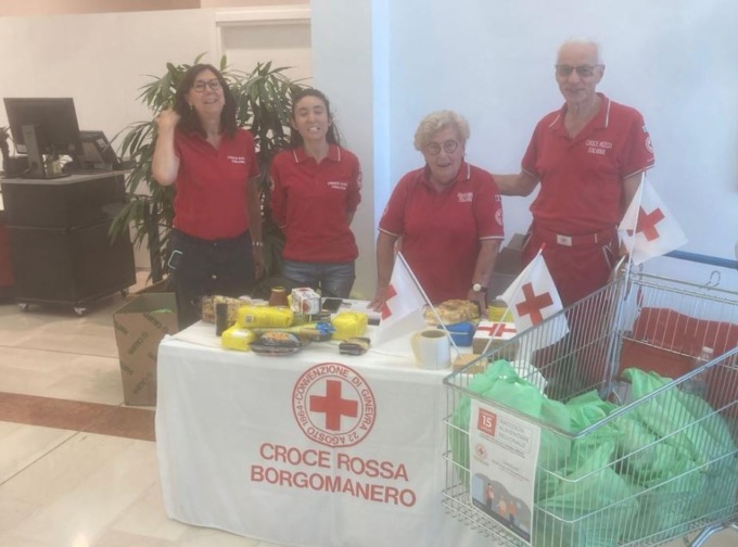 Quasi 2 tonnellate di aiuti alimentari e per l’igiene raccolti dalla Cri per Emporio Borgosolidale