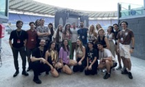 Gli alunni della scuola Stm di Novara con Blanco sul palco di San Siro