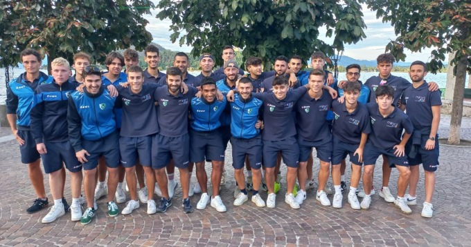 Presentazione in grande stile in piazza per il nuovo Arona calcio – Video