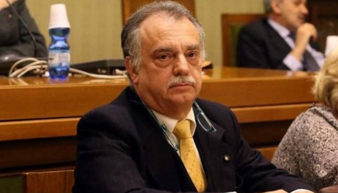 Il segretario comunale va in pensione ma il sindaco spera di poterlo “trattenere”