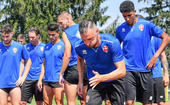 Pallone d’Oro Serie C: tifosi e giornalisti eleggono miglior calciatore del 2023, anche il Novara in lizza