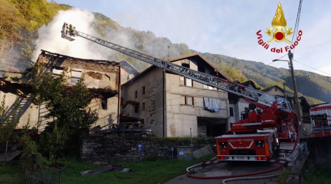 Spaventoso incendio nel Vco: una persona è morta, due feriti