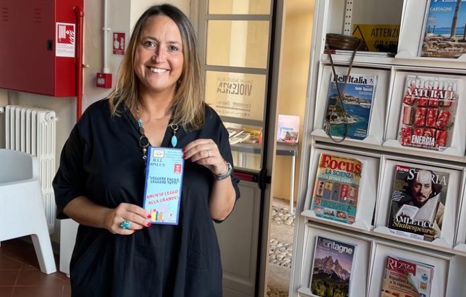 “Leggere facile, leggere tutti”: in biblioteca ad Arona i libri donati dalla “B.I.I. ONLUS”