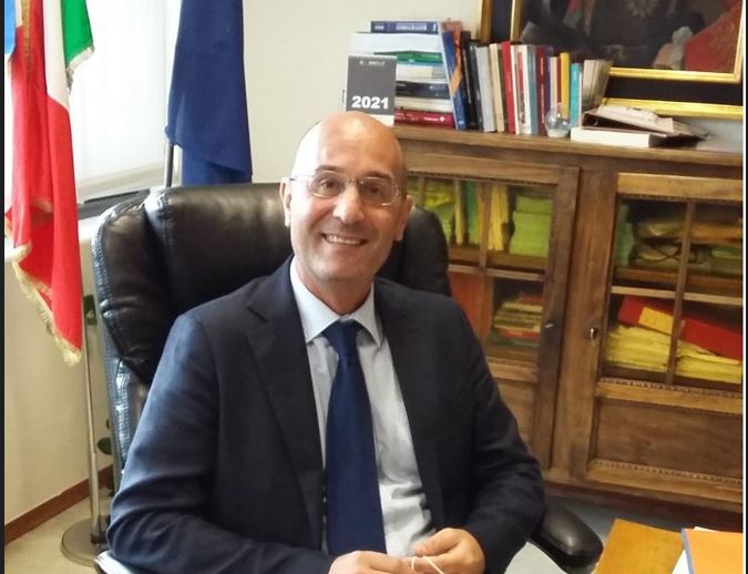 Giuseppe Amato nuovo dirigente del Comprensivo di Arona