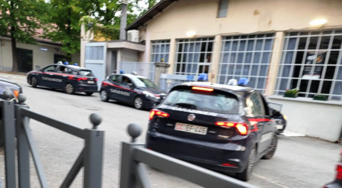 Uomo aggredito brutalmente all’ex caserma: fermato un 51enne senza fissa dimora