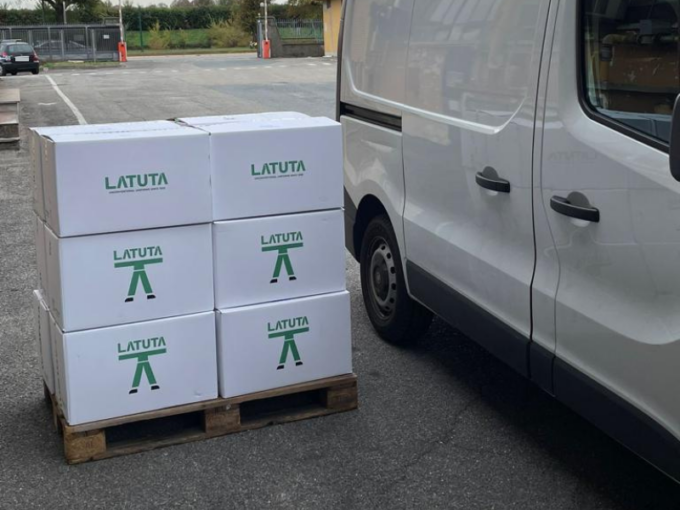 Dalle divise sanitarie ai cappelli da chef, su Latuta abbigliamento da lavoro personalizzato con sconti quantità