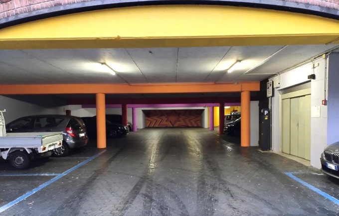Ritinteggiato il parcheggio interrato a Suna