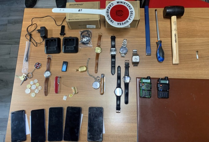 Arona fermati “topi d’appartamento”: per tre cittadini sudamericani sono scattate le manette