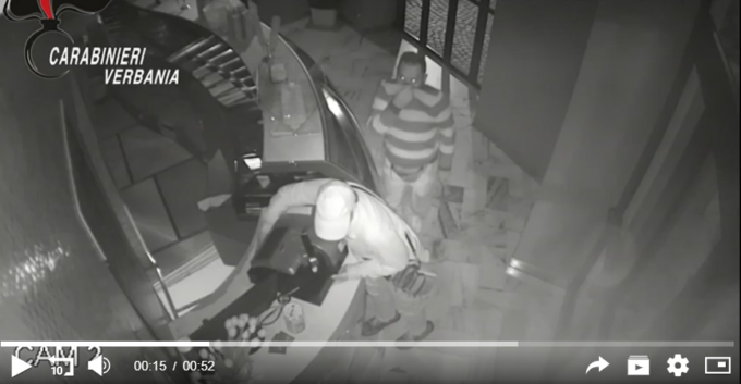 Rubano in un negozio a Stresa e poi chiedono informazioni stradali: arrestati