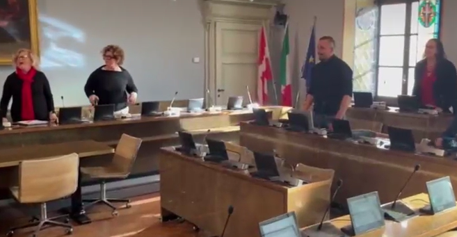 Un “minuto di rumore” contro la violenza sulle donne